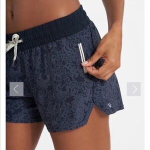 VUORI WOMEN'S CLEMENTINE 4" SHORT Azure Blue Size Small